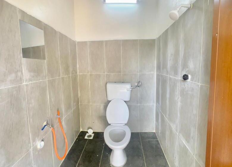 Quarto Standard Individual Casa de Banho Partilhada, Qowiy Village Langat