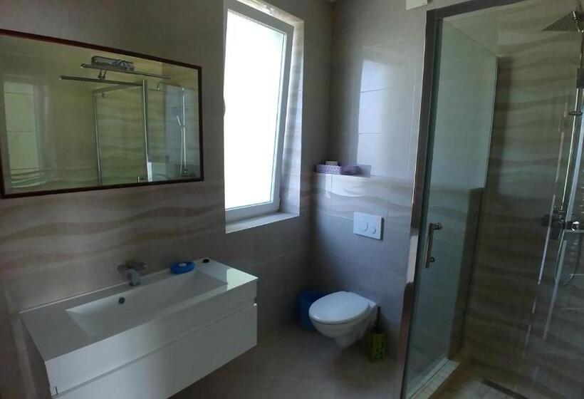 اتاق استاندارد چهار تخته با چشمانداز دریا, семейная вилла люстдорф