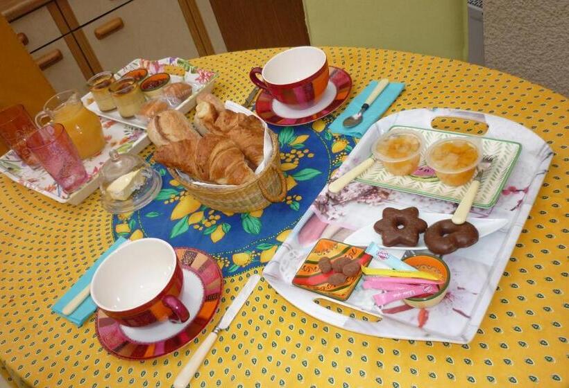 标准间带游泳池, Les Bruyeres Chambre D Hôte De Charme Calme Assuré