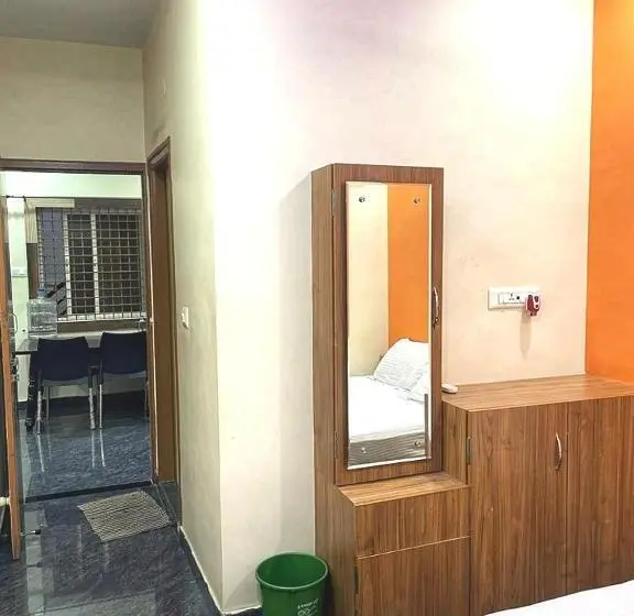 Huoneisto 2 Makuuhuonetta, Vijayanagara Home Stay