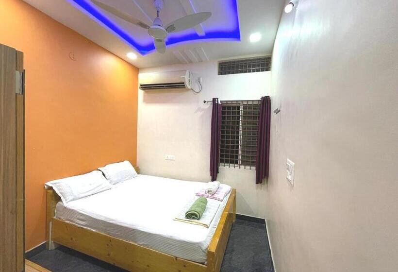 דירת שני חדרים, Vijayanagara Home Stay