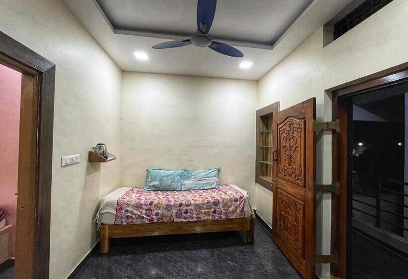 דירת שני חדרים, Vijayanagara Home Stay