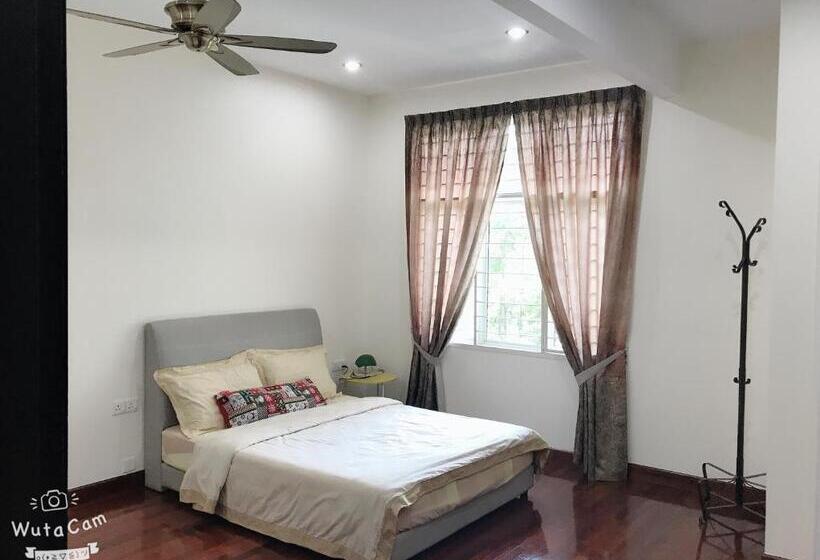 غرفة ديلوكس ثلاثية, Home Sweet Home