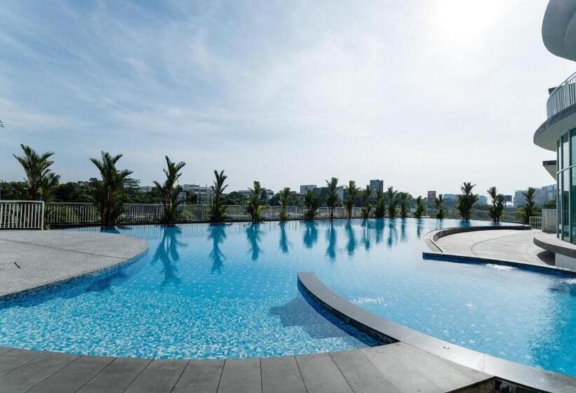 غرفة ديلوكس ثلاثية, Home Sweet Home