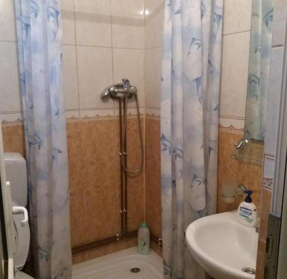 غرفة قياسية, La Vasile La Cazan