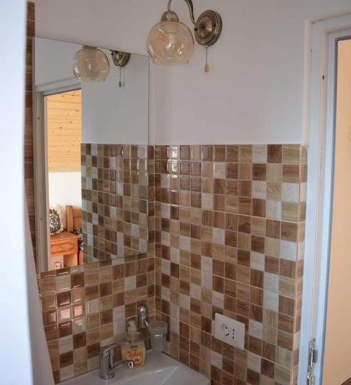 غرفة قياسية, La Vasile La Cazan