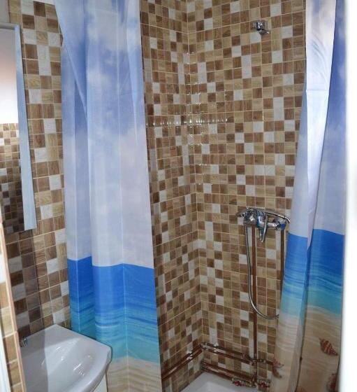 غرفة قياسية, La Vasile La Cazan