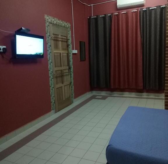 スタンダードルーム, Kuala Besut Jetty Budget Hotel Ain   In Front Of Kuala Besut Jetty