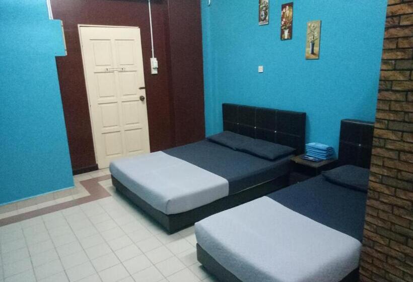 豪华三人间, Kuala Besut Jetty Budget Hotel Ain   In Front Of Kuala Besut Jetty
