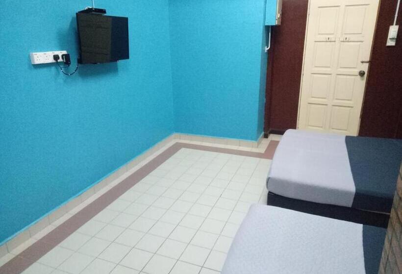 豪华三人间, Kuala Besut Jetty Budget Hotel Ain   In Front Of Kuala Besut Jetty