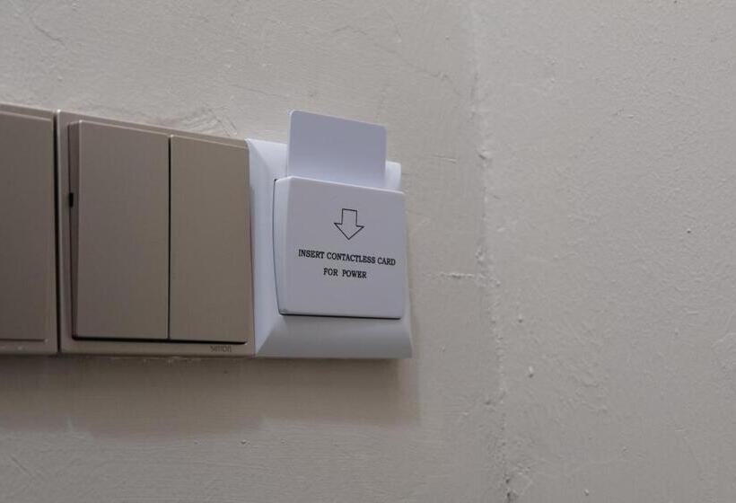 家庭间, Aneeda Inn