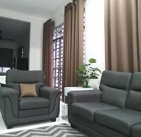 Дом 3 Спальни, Simple Home By Aimie Fully Aircond