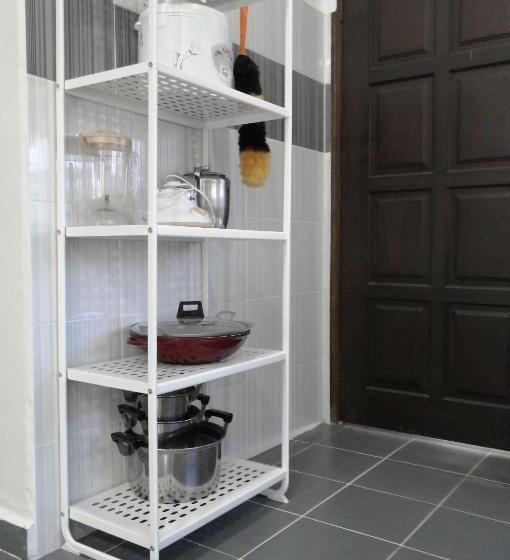 3间卧室的房子, Simple Home By Aimie Fully Aircond