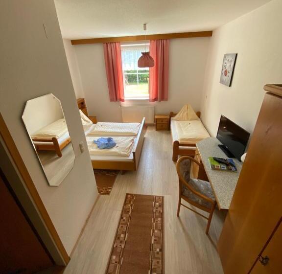 Quarto Triplo Estandar, Gasthof Widenschek