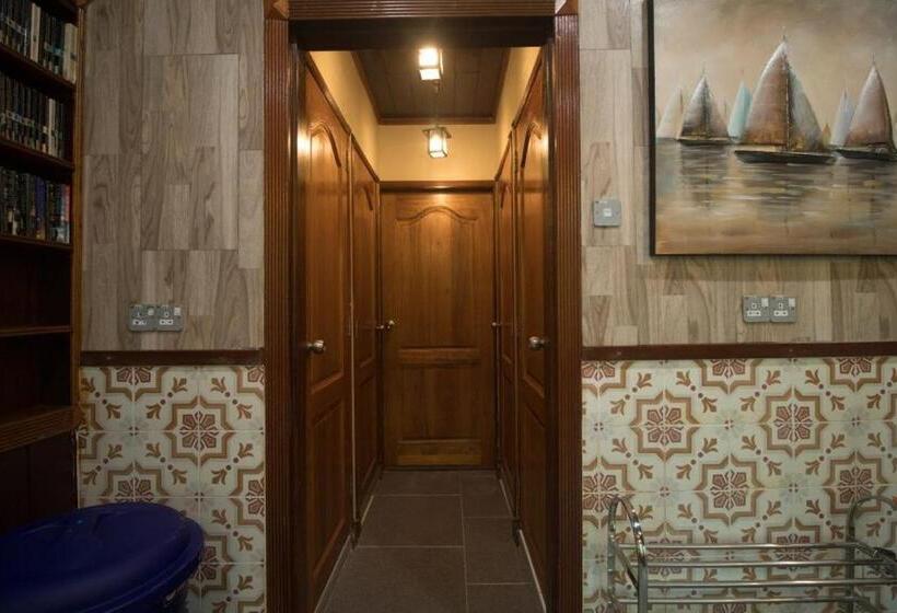 ファミリールーム, Deserenity