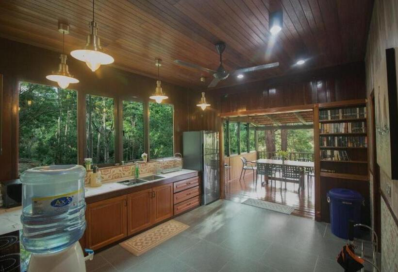 غرفة عائلية, Deserenity