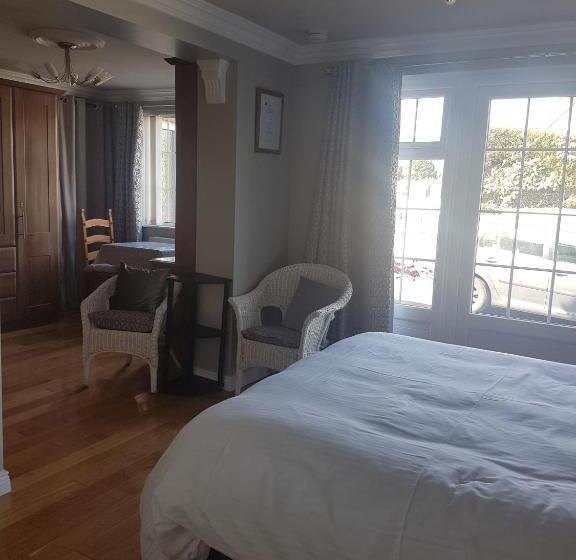 스탠다드 스튜디오, Highfields Self Contained Studio