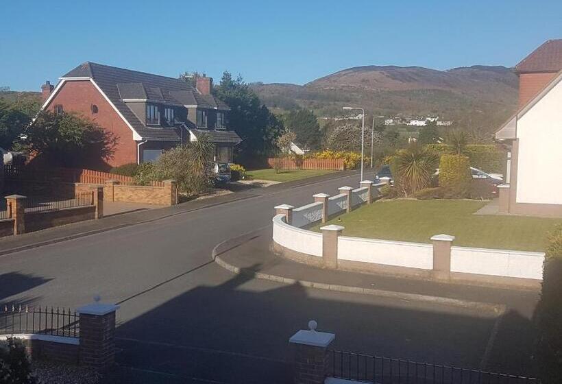 스탠다드 스튜디오, Highfields Self Contained Studio