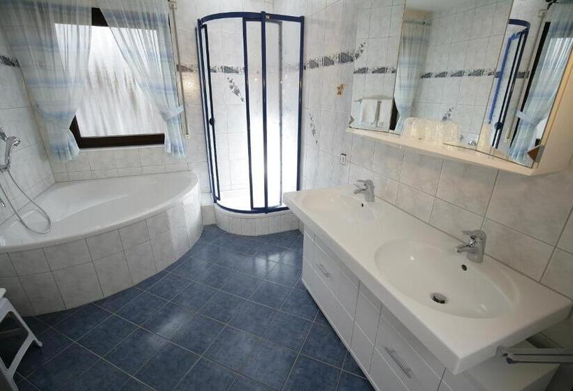 Quarto standard, Am Baronenwald