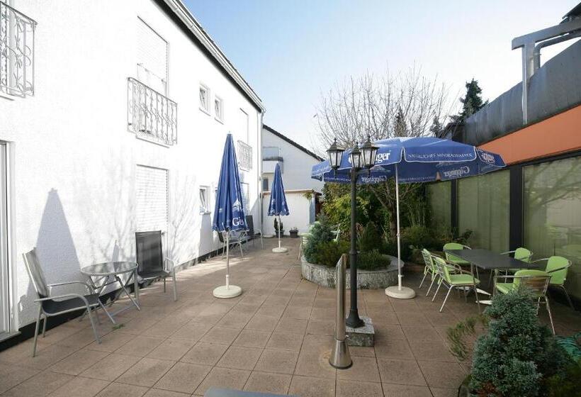 Quarto Standard Individual para Deficientes, Am Baronenwald