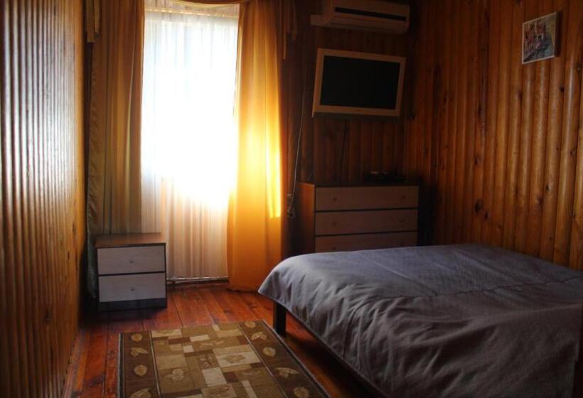 اتاق استاندارد چهار تخته, Complex Mizh Triokh Ozer