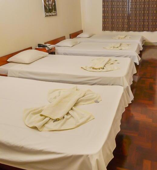 Номер Стандарт Четырехместный Совместный Санузел, Indaiá