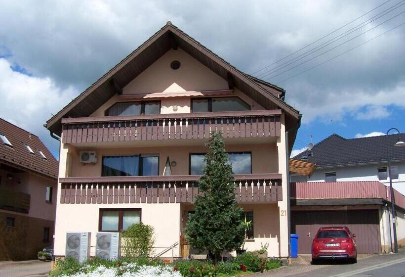 Quarto Quádruplo Standart Casa de Banho Partilhada, Bea S Monteurzimmer