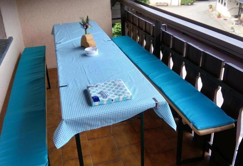 Quarto Quádruplo Standart Casa de Banho Partilhada, Bea S Monteurzimmer