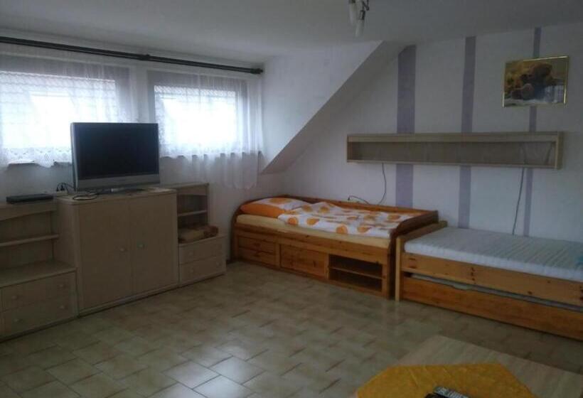 Quarto Quádruplo Standart Casa de Banho Partilhada, Bea S Monteurzimmer