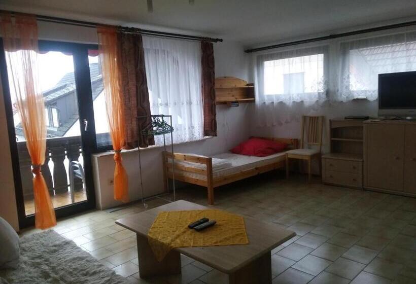 Quarto Quádruplo Standart Casa de Banho Partilhada, Bea S Monteurzimmer