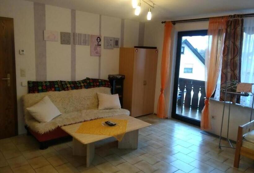 Quarto Quádruplo Standart Casa de Banho Partilhada, Bea S Monteurzimmer