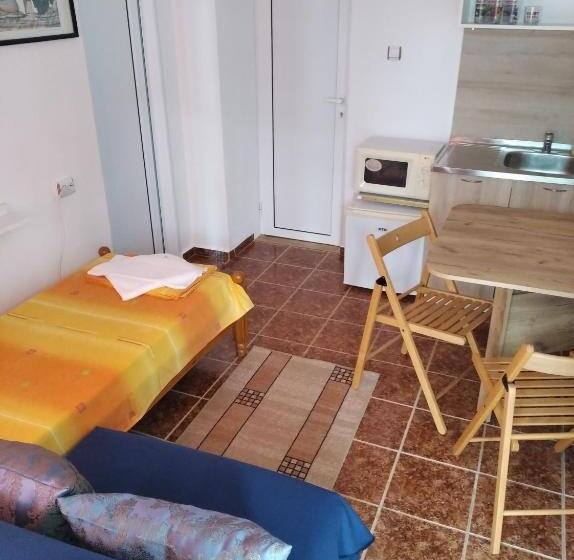 آپارتمان 1 خوابه با تراس, Guesthouse Kolevi