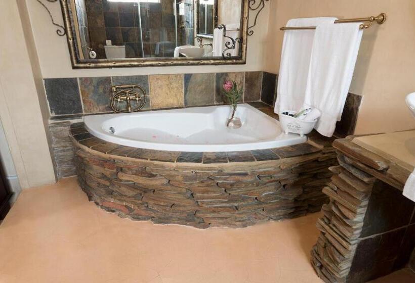 Номер Deluxe Кровать Кинг, Our Heritage Guesthouse