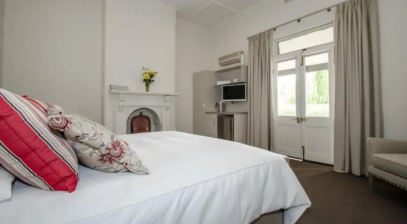 デラックスルーム, Pirathon Country Estate