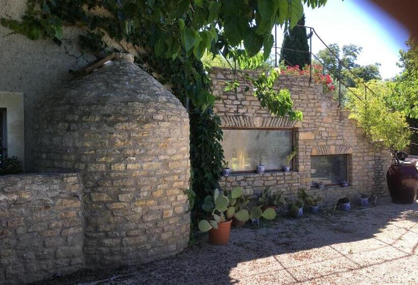 דירת חדר בקומת קרקע, Le Mas Des Armouriers