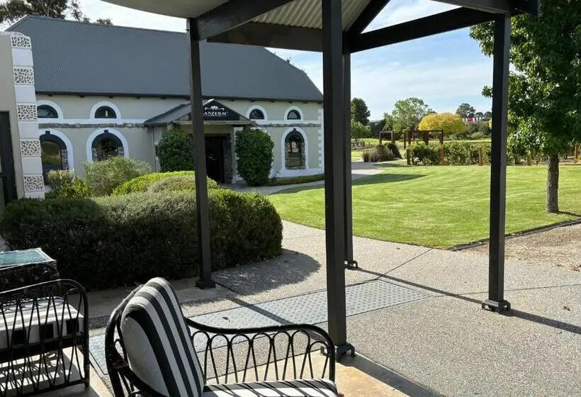 デラックスルーム, Pirathon Country Estate