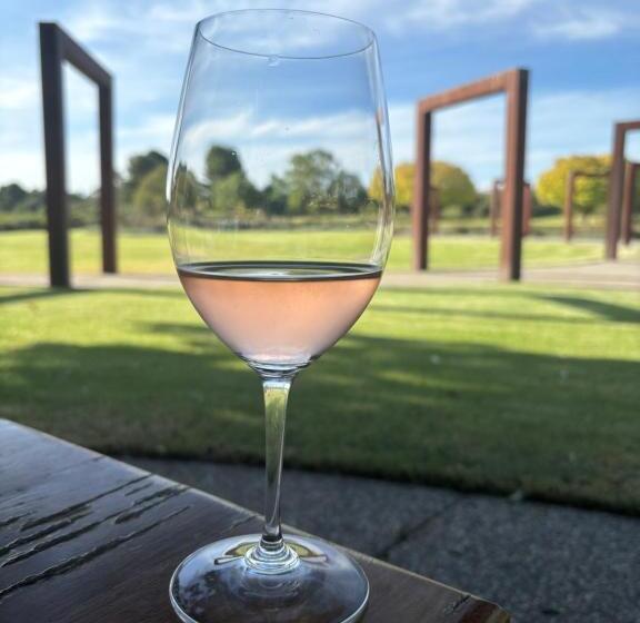 デラックススイート, Pirathon Country Estate