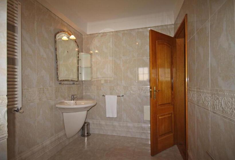 חדר לארבעה סטנדרטי עם נוף לגינה, Quinta Beira Mar