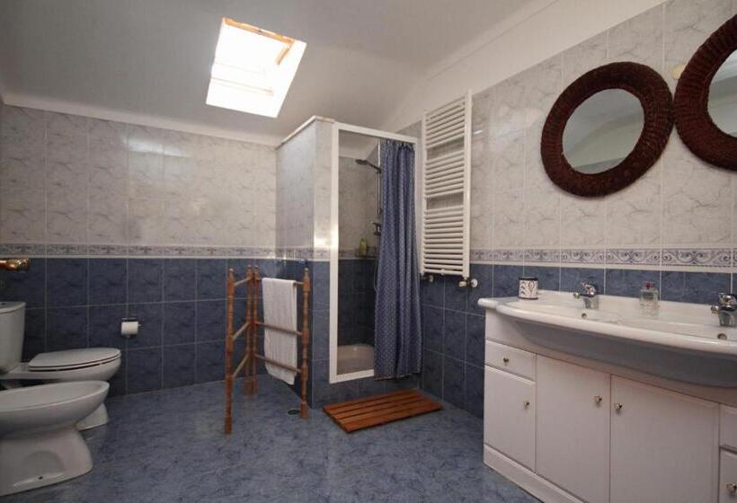 Quarto Triplo Economy, Quinta Beira Mar