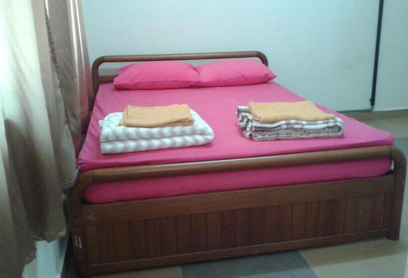 标准间, Iz Budget