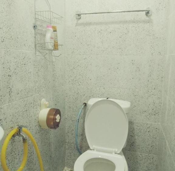 标准间, Iz Budget