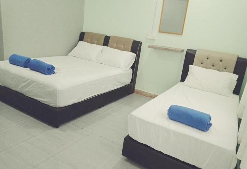 带阳台的三人标准间, Iz Budget