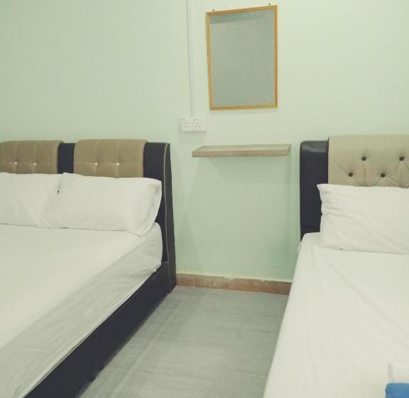 带阳台的三人标准间, Iz Budget