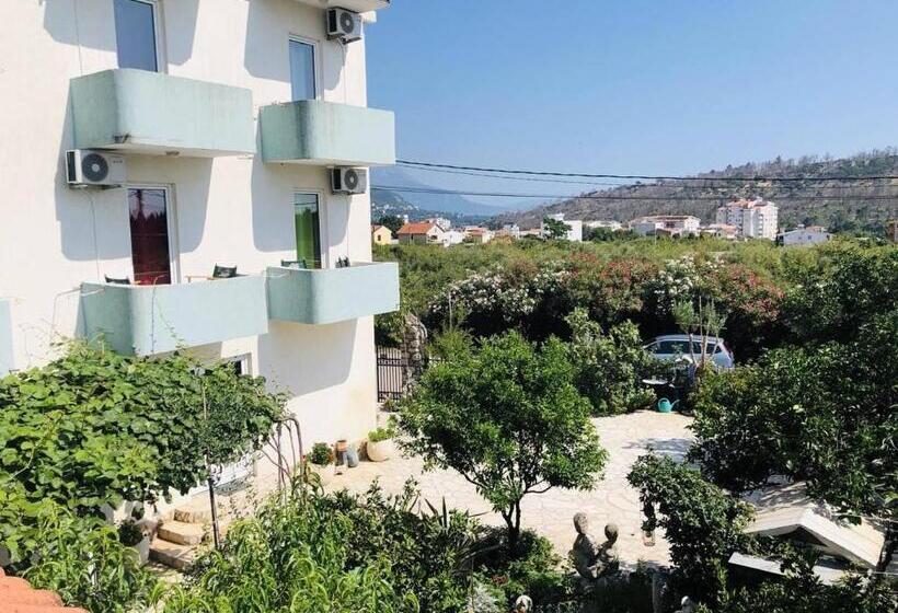 اتاق استاندارد با بالکن, Casa Bianca