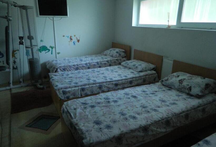 スタンダード4人部屋, Cazare Vio