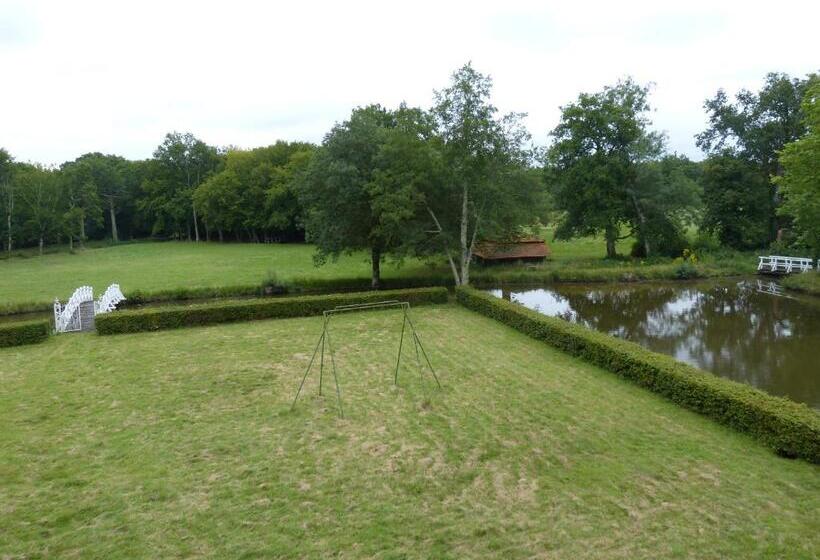 جناح سوبيريور, Château De Souesmes