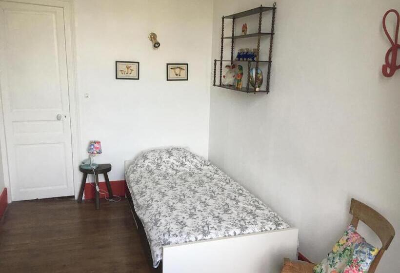 جناح عائلي, Château De Souesmes