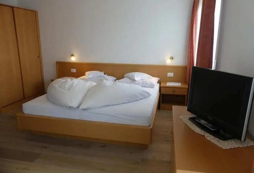 Standard-huone Parveke, Garni Hotel Dorothea