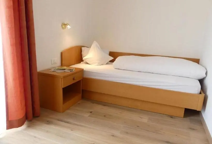 Standard Yhden Hengen Huone Parveke, Garni Hotel Dorothea