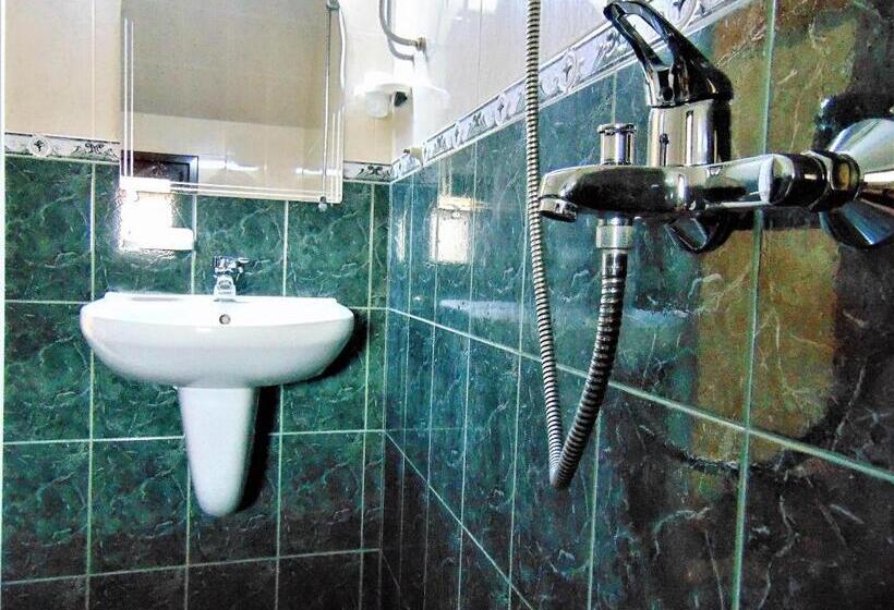 Трехместный Номер Стандарт с Балконом, Globus Kiten